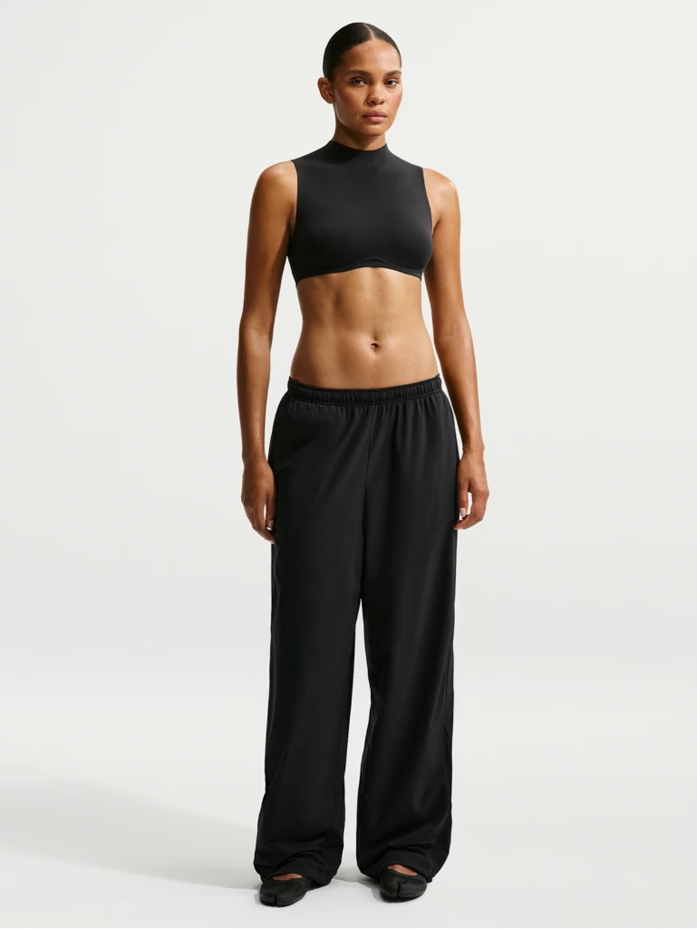 NikeSKIMS STRETCH NYLON
Oversized Pant